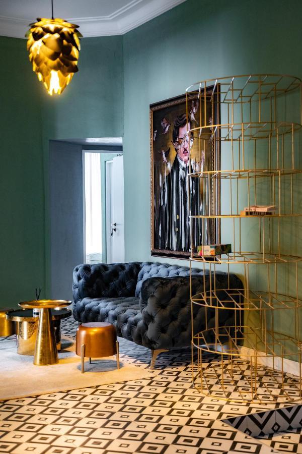 W Urban Couette-café